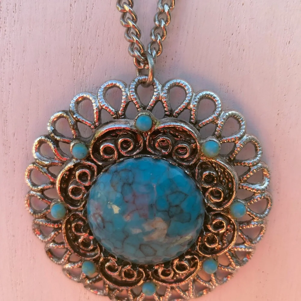 Faux Turquoise on Silvertone Metal southwest style setting and chain 25”